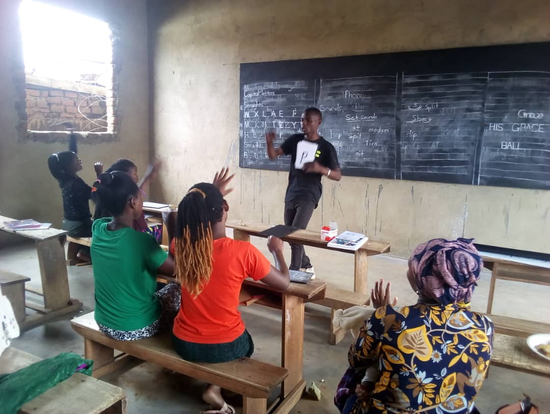 Teacher training other teachers in a classroom